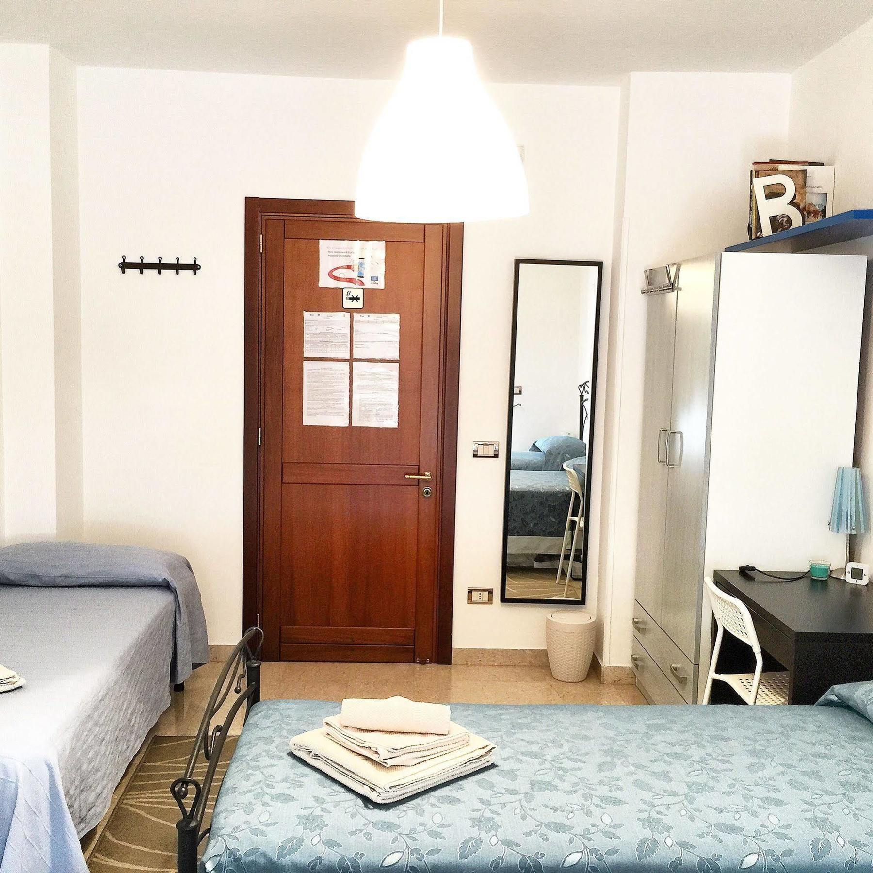 B&B Le Saline 塔兰托 外观 照片